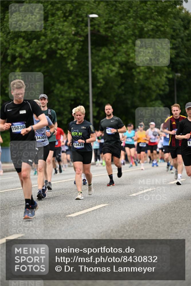29.06.2025 - hella hamburg halbmarathon Dr. Thomas Lammeyer http://msf.ph/oto/8430832 29.06.2025 10:52:02 Kennedybrücke 1073, 1430, 1523, 1618, 2163, 2211, 2320, 2407, 2491, 2500, 2882, 3679, 4239, 4342, 4974, 5700, 5796, 6255, 6256, 6879, 7240, 8105, 8158, 8270, 9356, 9758, 10658, 10777, 10903, 11276 meine-sportfotos.de