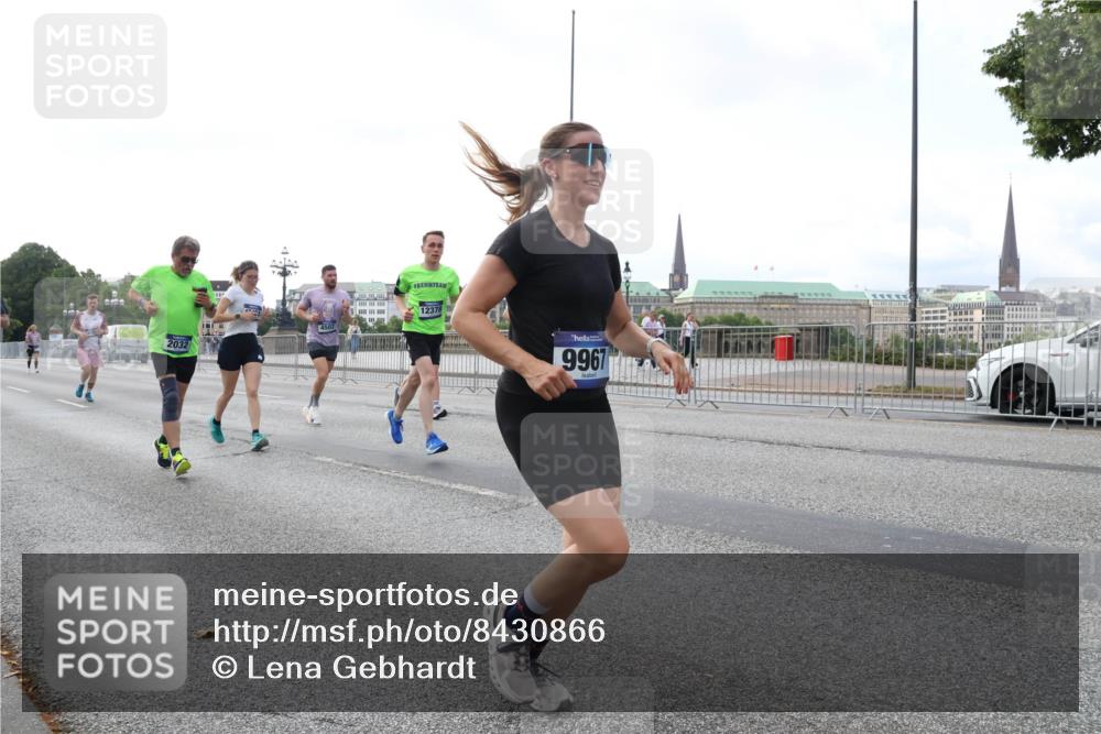 29.06.2025 - hella hamburg halbmarathon Lena Gebhardt http://msf.ph/oto/8430866 29.06.2025 10:07:36 Lombardsbrücke 2032, 12378, 9967, 1079, 1173, 1893, 2032, 2136, 2190, 2309, 3328, 3922, 4262, 4502, 4550, 5100, 5242, 5899, 6196, 6517, 6518, 6707, 6713, 6715, 6833, 6918, 7019, 7760, 9071, 9338, 9966, 9967, 10212, 10700, 10703, 11114, 11394, 11641, 11758, 12378, 12789, 15051, 15673, 16241, 16539, 16915, 17062, 18218, 18270, 18721, 19134 meine-sportfotos.de
