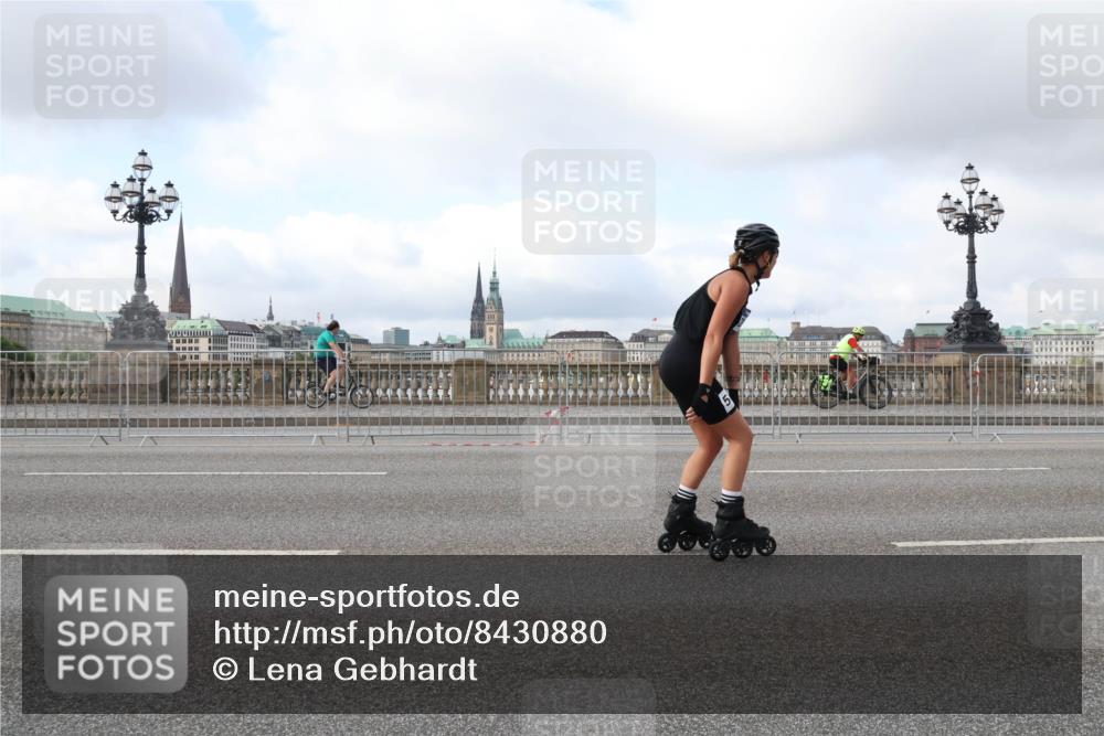29.06.2025 - hella hamburg halbmarathon Lena Gebhardt http://msf.ph/oto/8430880 29.06.2025 09:00:22 Lombardsbrücke  meine-sportfotos.de