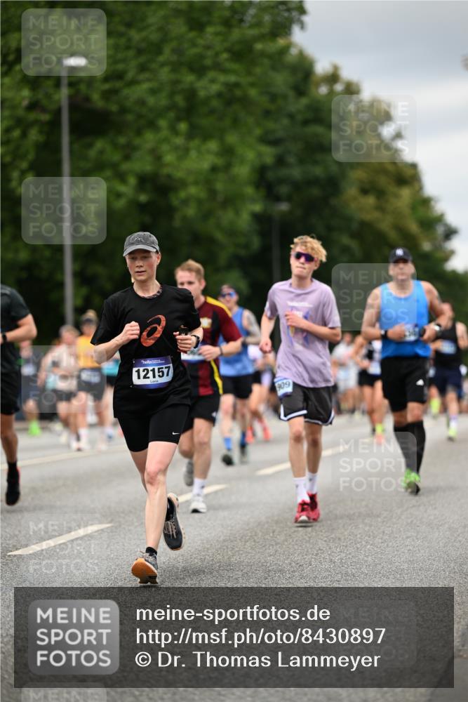 29.06.2025 - hella hamburg halbmarathon Dr. Thomas Lammeyer http://msf.ph/oto/8430897 29.06.2025 10:52:05 Kennedybrücke 1073, 1430, 1434, 1523, 1618, 2163, 2211, 2320, 2407, 2491, 2882, 3679, 4239, 4974, 5796, 6255, 6256, 6879, 7240, 8105, 8158, 8270, 9356, 9758, 10075, 10658, 10777, 10903, 11276 meine-sportfotos.de
