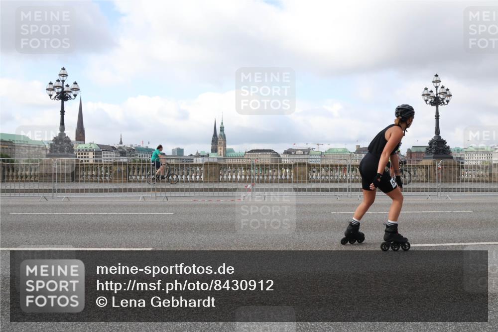 29.06.2025 - hella hamburg halbmarathon Lena Gebhardt http://msf.ph/oto/8430912 29.06.2025 09:00:22 Lombardsbrücke  meine-sportfotos.de