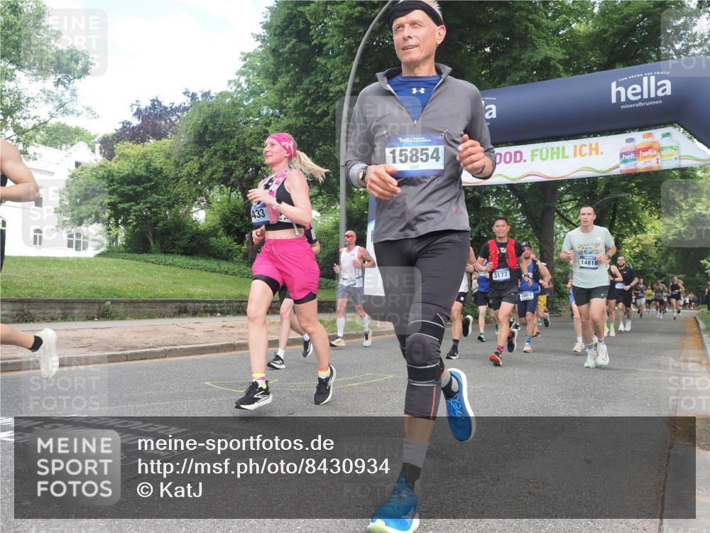 29.06.2025 - hella hamburg halbmarathon KatJ http://msf.ph/oto/8430934 29.06.2025 10:42:10 Zwischen KM18-KM19 1506, 2252, 3177, 3652, 3861, 5021, 6082, 6084, 6433, 6569, 7221 meine-sportfotos.de