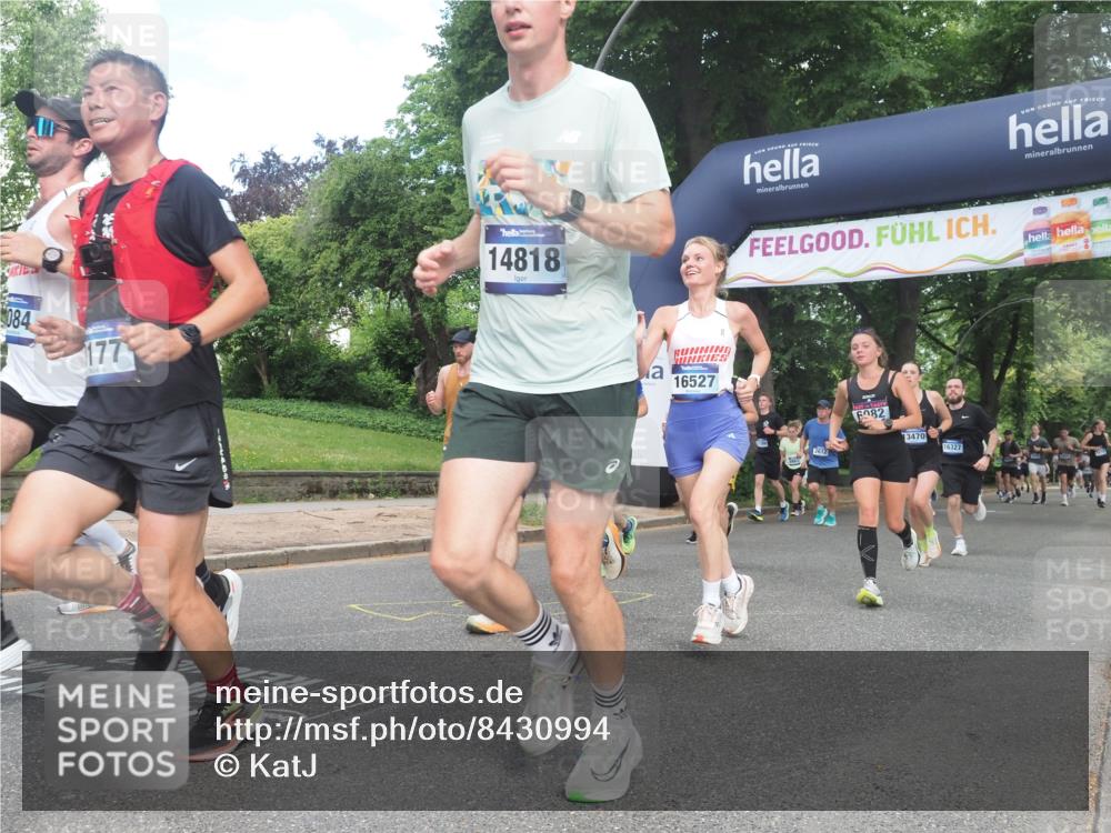 29.06.2025 - hella hamburg halbmarathon KatJ http://msf.ph/oto/8430994 29.06.2025 10:42:11 Zwischen KM18-KM19 2252, 3177, 3861, 5021, 6082, 6084, 6433, 6569 meine-sportfotos.de