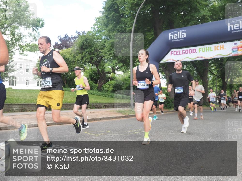 29.06.2025 - hella hamburg halbmarathon KatJ http://msf.ph/oto/8431032 29.06.2025 10:42:13 Zwischen KM18-KM19 2252, 2612, 3177, 3861, 5021, 6082, 6084, 6433, 6569 meine-sportfotos.de