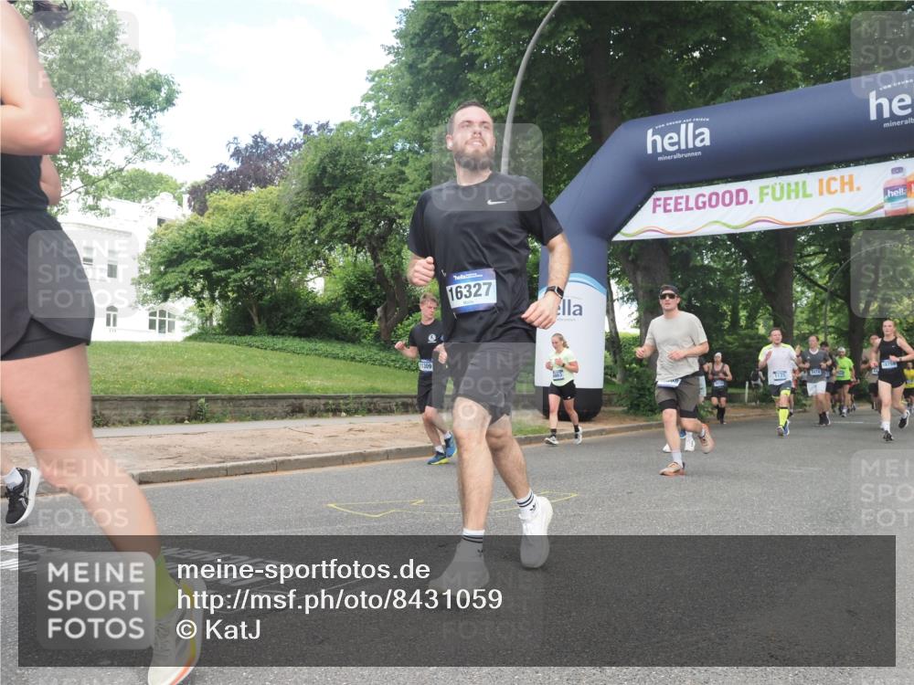 29.06.2025 - hella hamburg halbmarathon KatJ http://msf.ph/oto/8431059 29.06.2025 10:42:14 Zwischen KM18-KM19 1125, 2612, 3177, 3861, 5021, 6082, 6084, 6433, 6569 meine-sportfotos.de