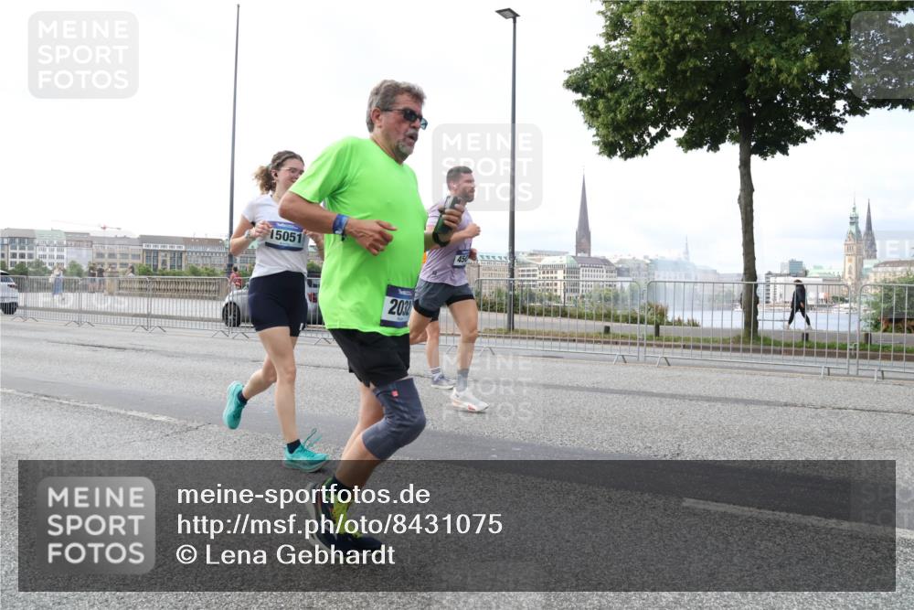 29.06.2025 - hella hamburg halbmarathon Lena Gebhardt http://msf.ph/oto/8431075 29.06.2025 10:07:38 Lombardsbrücke 15051, 2032, 1079, 1173, 1893, 2032, 2136, 2190, 2309, 3328, 3922, 4228, 4262, 4502, 4550, 4864, 5100, 5242, 5899, 6196, 6517, 6518, 6707, 6713, 6715, 6833, 6918, 7019, 7760, 9071, 9338, 9966, 9967, 10212, 10700, 10703, 11114, 11394, 11641, 11758, 12378, 12789, 13458, 15051, 15673, 16241, 16539, 16915, 17062, 18218, 18270, 18721, 19134 meine-sportfotos.de