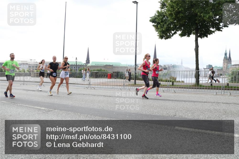 29.06.2025 - hella hamburg halbmarathon Lena Gebhardt http://msf.ph/oto/8431100 29.06.2025 10:44:09 Lombardsbrücke 8870, 15719, 59, 1026, 1095, 1306, 1310, 1345, 1459, 1519, 1802, 1804, 2073, 2186, 2343, 2610, 2692, 2733, 3065, 3288, 3596, 3597, 4496, 4627, 4636, 4898, 5001, 5127, 5192, 5201, 5293, 5647, 5730, 5731, 5890, 5902, 5905, 6036, 6334, 6895, 6971, 6973, 7205, 7206, 7326, 7489, 7610, 7818, 7842, 8000, 8058, 8272, 8591, 8763, 8870, 8957, 9073, 9510, 9704, 9879, 10097, 10223, 10303, 10304, 11825, 11955, 12322, 12803, 12995, 13330, 13390, 13906, 14091, 14123, 14654 meine-sportfotos.de