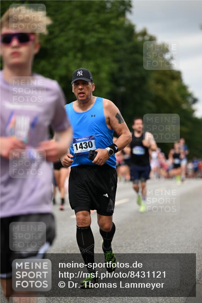 29.06.2025 - hella hamburg halbmarathon Dr. Thomas Lammeyer http://msf.ph/oto/8431121 29.06.2025 10:52:10 Kennedybrücke 1073, 1430, 1434, 1523, 1618, 2163, 2195, 2320, 2407, 2418, 2491, 2882, 2994, 3468, 3679, 4239, 4588, 4974, 5796, 6255, 6256, 6879, 7240, 8105, 8158, 8270, 9018, 9356, 10075, 10658, 10777, 10903, 11276 meine-sportfotos.de