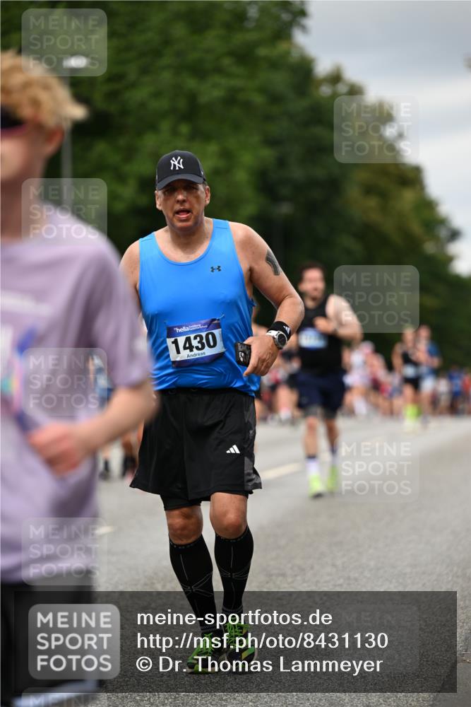 29.06.2025 - hella hamburg halbmarathon Dr. Thomas Lammeyer http://msf.ph/oto/8431130 29.06.2025 10:52:10 Kennedybrücke 1073, 1430, 1434, 1523, 1618, 2163, 2195, 2320, 2407, 2418, 2491, 2882, 2994, 3468, 3679, 4239, 4588, 4974, 5796, 6255, 6256, 6879, 7240, 8105, 8158, 8270, 9018, 9356, 10075, 10658, 10777, 10903, 11276 meine-sportfotos.de