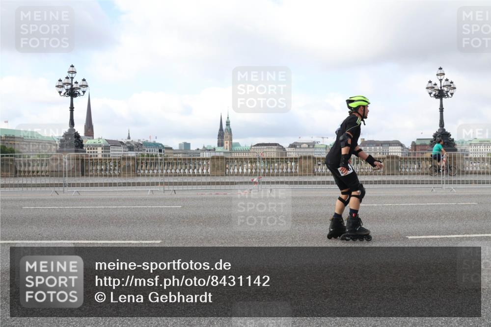 29.06.2025 - hella hamburg halbmarathon Lena Gebhardt http://msf.ph/oto/8431142 29.06.2025 09:00:26 Lombardsbrücke  meine-sportfotos.de