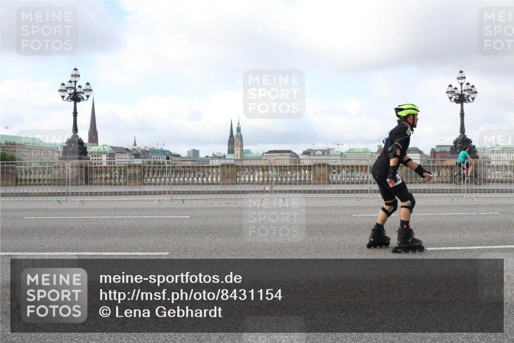 29.06.2025 - hella hamburg halbmarathon Lena Gebhardt http://msf.ph/oto/8431154 29.06.2025 09:00:26 Lombardsbrücke  meine-sportfotos.de
