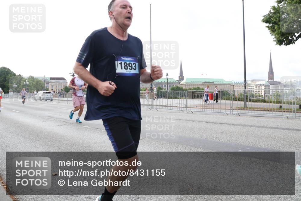 29.06.2025 - hella hamburg halbmarathon Lena Gebhardt http://msf.ph/oto/8431155 29.06.2025 10:07:38 Lombardsbrücke 1893, 1079, 1173, 1893, 2032, 2136, 2190, 2309, 3328, 3922, 4228, 4262, 4502, 4550, 4864, 5100, 5242, 5899, 6196, 6517, 6518, 6707, 6713, 6715, 6833, 6918, 7019, 7760, 9071, 9338, 9966, 9967, 10212, 10700, 10703, 11114, 11394, 11641, 11758, 12378, 12789, 13458, 15051, 15673, 16241, 16539, 16915, 17062, 18218, 18270, 18721, 19134 meine-sportfotos.de
