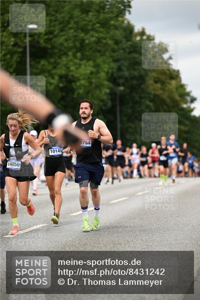 29.06.2025 - hella hamburg halbmarathon Dr. Thomas Lammeyer http://msf.ph/oto/8431242 29.06.2025 10:52:12 Kennedybrücke 1045, 1073, 1430, 1434, 1523, 1618, 2163, 2195, 2320, 2407, 2418, 2491, 2882, 2994, 3468, 3679, 4037, 4239, 4588, 4974, 5796, 6255, 6256, 6879, 7240, 8105, 8158, 8270, 9018, 9356, 10075, 10658, 10777, 10903, 11276, 11351 meine-sportfotos.de