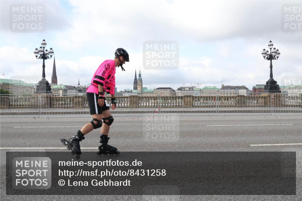 29.06.2025 - hella hamburg halbmarathon Lena Gebhardt http://msf.ph/oto/8431258 29.06.2025 09:00:27 Lombardsbrücke  meine-sportfotos.de