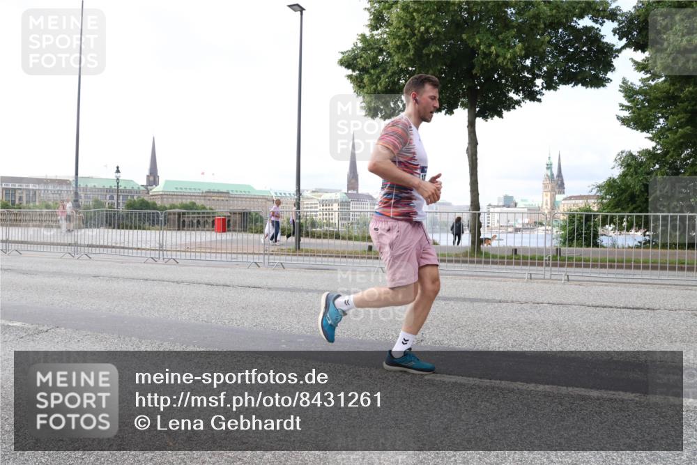 29.06.2025 - hella hamburg halbmarathon Lena Gebhardt http://msf.ph/oto/8431261 29.06.2025 10:07:41 Lombardsbrücke 1079, 1173, 1893, 2032, 2136, 2190, 2309, 3328, 3922, 4228, 4502, 4550, 4864, 5100, 5242, 5287, 5899, 6196, 6517, 6518, 6707, 6713, 6715, 6918, 7019, 7760, 9071, 9338, 9966, 9967, 10212, 10700, 10703, 11114, 11394, 11641, 12378, 12789, 13458, 15051, 15673, 15785, 16241, 16539, 16809, 16915, 17062, 18218, 18270, 18531, 18721, 19134 meine-sportfotos.de