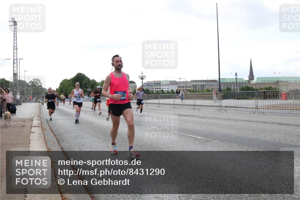 29.06.2025 - hella hamburg halbmarathon Lena Gebhardt http://msf.ph/oto/8431290 29.06.2025 10:07:42 Lombardsbrücke 36, 1079, 1173, 1893, 2032, 2136, 2190, 2309, 3328, 3922, 4228, 4502, 4550, 4864, 5100, 5242, 5287, 5899, 6196, 6517, 6518, 6707, 6713, 6715, 6918, 7019, 7760, 9071, 9338, 9966, 9967, 10212, 10700, 10703, 11114, 11394, 11641, 12378, 12789, 13458, 15051, 15673, 15785, 16241, 16539, 16809, 16915, 17062, 18218, 18270, 18531, 18721, 19134 meine-sportfotos.de