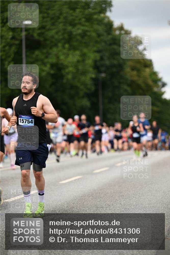 29.06.2025 - hella hamburg halbmarathon Dr. Thomas Lammeyer http://msf.ph/oto/8431306 29.06.2025 10:52:13 Kennedybrücke 1045, 1073, 1430, 1434, 1523, 1618, 2148, 2163, 2195, 2320, 2407, 2418, 2491, 2882, 2994, 3468, 3679, 4037, 4239, 4588, 4974, 5796, 6255, 6256, 6879, 7240, 8105, 8158, 8270, 9018, 9356, 10075, 10658, 10777, 10903, 11351 meine-sportfotos.de