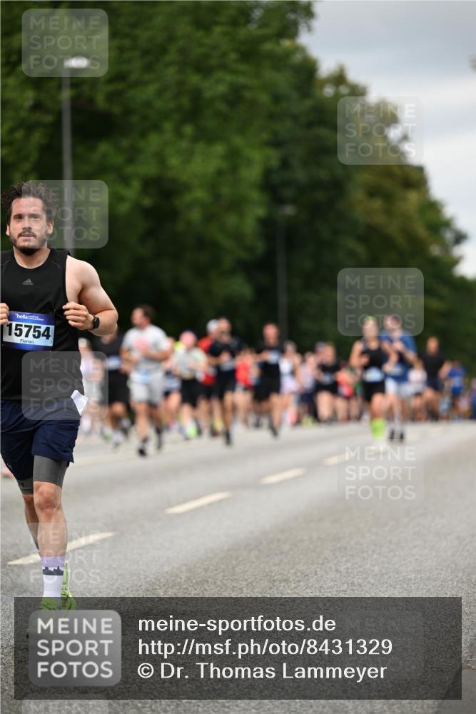 29.06.2025 - hella hamburg halbmarathon Dr. Thomas Lammeyer http://msf.ph/oto/8431329 29.06.2025 10:52:13 Kennedybrücke 1045, 1073, 1430, 1434, 1523, 1618, 2148, 2163, 2195, 2320, 2407, 2418, 2491, 2882, 2994, 3468, 3679, 4037, 4239, 4588, 4974, 5796, 6255, 6256, 6879, 7240, 8105, 8158, 8270, 9018, 9356, 10075, 10658, 10777, 10903, 11351 meine-sportfotos.de