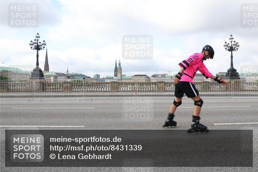 29.06.2025 - hella hamburg halbmarathon Lena Gebhardt http://msf.ph/oto/8431339 29.06.2025 09:00:27 Lombardsbrücke 81 meine-sportfotos.de