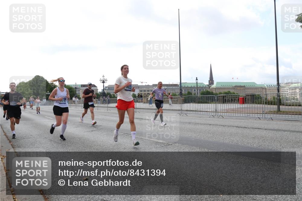 29.06.2025 - hella hamburg halbmarathon Lena Gebhardt http://msf.ph/oto/8431394 29.06.2025 10:07:43 Lombardsbrücke 11394, 7019, 1070, 3922, 1079, 1173, 1893, 2032, 2136, 2190, 2309, 3328, 3922, 4228, 4502, 4550, 4864, 5100, 5242, 5287, 5899, 6196, 6517, 6518, 6707, 6713, 6715, 6918, 7019, 7760, 9071, 9338, 9966, 9967, 10212, 10700, 10703, 11114, 11394, 11641, 12378, 12789, 13458, 15051, 15673, 15785, 16241, 16539, 16809, 16915, 17062, 18218, 18270, 18531, 18721, 19134 meine-sportfotos.de