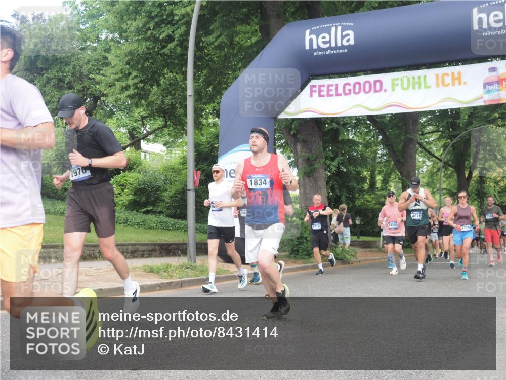29.06.2025 - hella hamburg halbmarathon KatJ http://msf.ph/oto/8431414 29.06.2025 10:42:28 Zwischen KM18-KM19 1834, 1877, 4616, 6891, 7976 meine-sportfotos.de