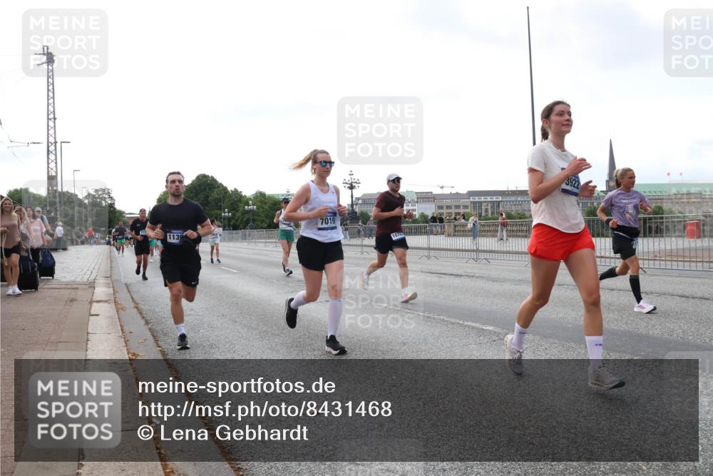 29.06.2025 - hella hamburg halbmarathon Lena Gebhardt http://msf.ph/oto/8431468 29.06.2025 10:07:44 Lombardsbrücke 1139, 7019, 1070, 3922, 1079, 1173, 1893, 2032, 2136, 2190, 2309, 3328, 3922, 4228, 4502, 4550, 4864, 5100, 5242, 5287, 6196, 6517, 6518, 6707, 6713, 6715, 6918, 7019, 7760, 9071, 9338, 9966, 9967, 10212, 10700, 10703, 11114, 11394, 11641, 12378, 12789, 12893, 13458, 15051, 15673, 15785, 16241, 16539, 16809, 16915, 17062, 18218, 18270, 18531, 18721, 19134 meine-sportfotos.de