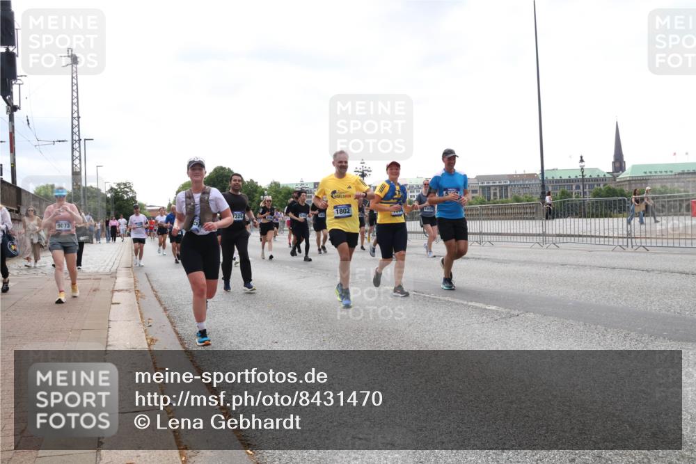 29.06.2025 - hella hamburg halbmarathon Lena Gebhardt http://msf.ph/oto/8431470 29.06.2025 10:44:13 Lombardsbrücke 7326, 1802, 13973, 9073, 1466, 1026, 1095, 1306, 1345, 1459, 1519, 1802, 1804, 2073, 2186, 2343, 2610, 2692, 2733, 3065, 3288, 3596, 3597, 4496, 4627, 4636, 4898, 5001, 5127, 5293, 5647, 5649, 5730, 5731, 5890, 5902, 5905, 6002, 6036, 6334, 6895, 7216, 7326, 7489, 7610, 7818, 7842, 8058, 8272, 8591, 8763, 8870, 8957, 9073, 9510, 9704, 9879, 10223, 10303, 10304, 11825, 11955, 12322, 12409, 12803, 12995, 13262, 13330, 13390, 13906, 14091, 14123, 14654 meine-sportfotos.de