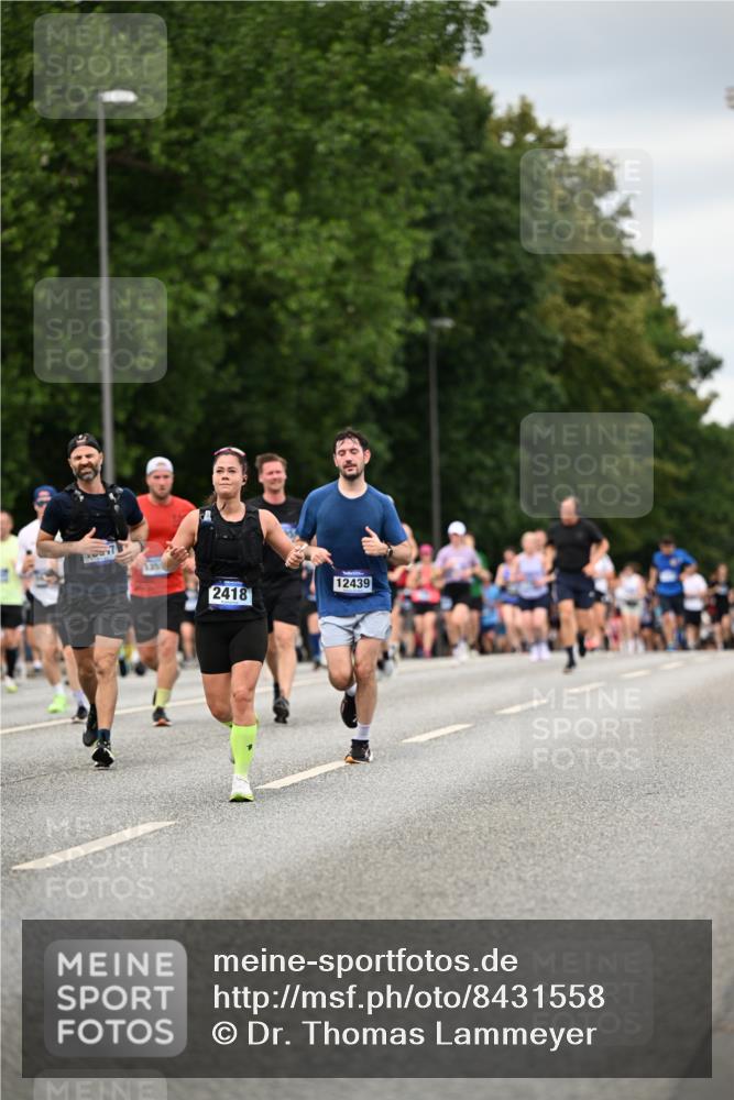 29.06.2025 - hella hamburg halbmarathon Dr. Thomas Lammeyer http://msf.ph/oto/8431558 29.06.2025 10:52:19 Kennedybrücke 1045, 1430, 1434, 1523, 1645, 2148, 2163, 2195, 2407, 2418, 2882, 2994, 3468, 3504, 3679, 3933, 4037, 4239, 4588, 4974, 5796, 5886, 6255, 6256, 6879, 7412, 8270, 8310, 8948, 9018, 9356, 10075, 10658, 10777, 10903, 10991, 11351 meine-sportfotos.de