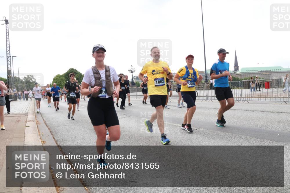 29.06.2025 - hella hamburg halbmarathon Lena Gebhardt http://msf.ph/oto/8431565 29.06.2025 10:44:14 Lombardsbrücke 8591, 3856, 1245, 1802, 180, 1026, 1095, 1306, 1345, 1459, 1519, 1802, 1804, 2073, 2186, 2343, 2610, 2692, 2733, 3065, 3288, 3506, 3596, 3597, 4496, 4627, 4636, 4898, 5001, 5127, 5293, 5647, 5649, 5730, 5731, 5890, 5902, 5905, 6002, 6036, 6334, 6895, 7216, 7326, 7489, 7610, 7818, 7842, 8058, 8272, 8591, 8763, 8870, 8957, 9073, 9510, 9704, 9879, 10223, 10303, 10304, 10416, 11825, 11955, 12322, 12409, 12803, 12995, 13262, 13330, 13390, 13906, 14091, 14123, 14654 meine-sportfotos.de