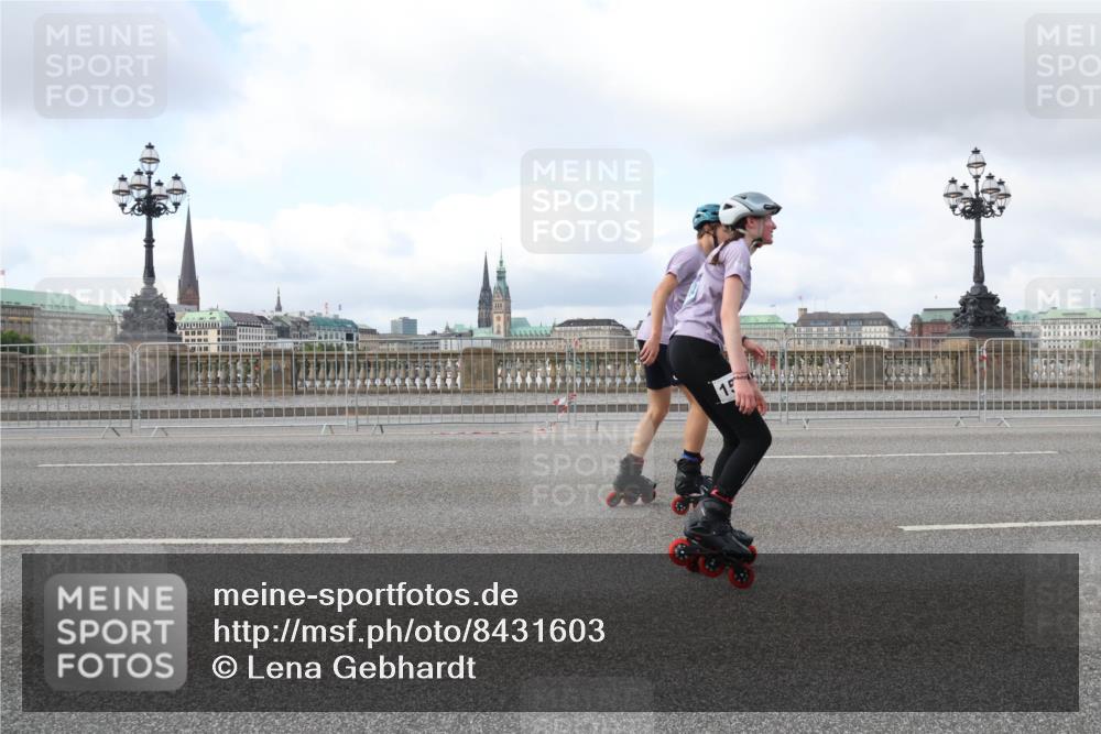 29.06.2025 - hella hamburg halbmarathon Lena Gebhardt http://msf.ph/oto/8431603 29.06.2025 09:00:30 Lombardsbrücke  meine-sportfotos.de