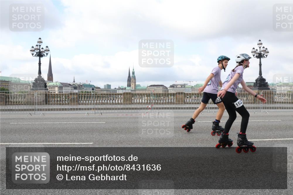 29.06.2025 - hella hamburg halbmarathon Lena Gebhardt http://msf.ph/oto/8431636 29.06.2025 09:00:30 Lombardsbrücke 152 meine-sportfotos.de