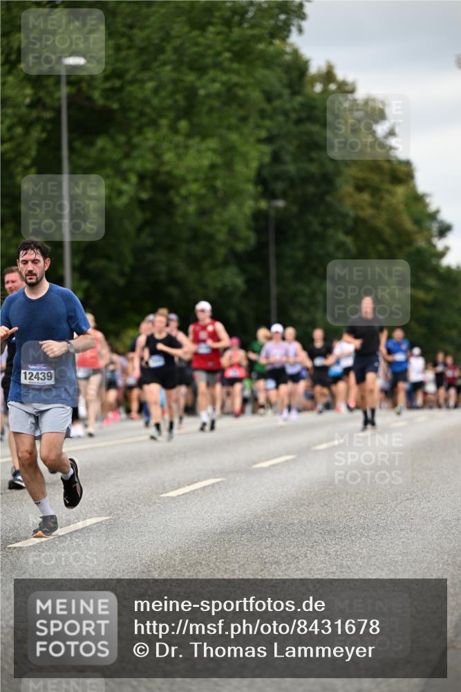 29.06.2025 - hella hamburg halbmarathon Dr. Thomas Lammeyer http://msf.ph/oto/8431678 29.06.2025 10:52:22 Kennedybrücke 1045, 1430, 1434, 1523, 1645, 2148, 2163, 2195, 2407, 2418, 2882, 2994, 3468, 3504, 3933, 4037, 4588, 4974, 5796, 5886, 6255, 6256, 6879, 7412, 7970, 8310, 8948, 9018, 9356, 9696, 10075, 10777, 10991, 11351 meine-sportfotos.de