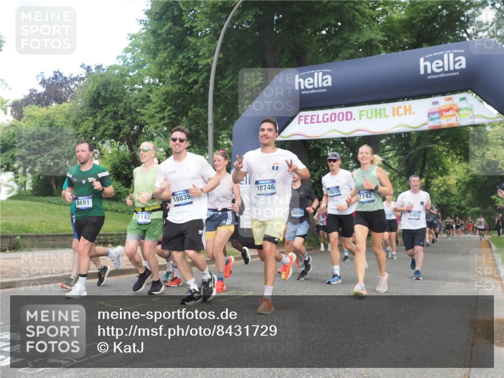 29.06.2025 - hella hamburg halbmarathon KatJ http://msf.ph/oto/8431729 29.06.2025 10:42:38 Zwischen KM18-KM19 1179, 2029, 2378, 5465, 7646, 7742, 8691 meine-sportfotos.de