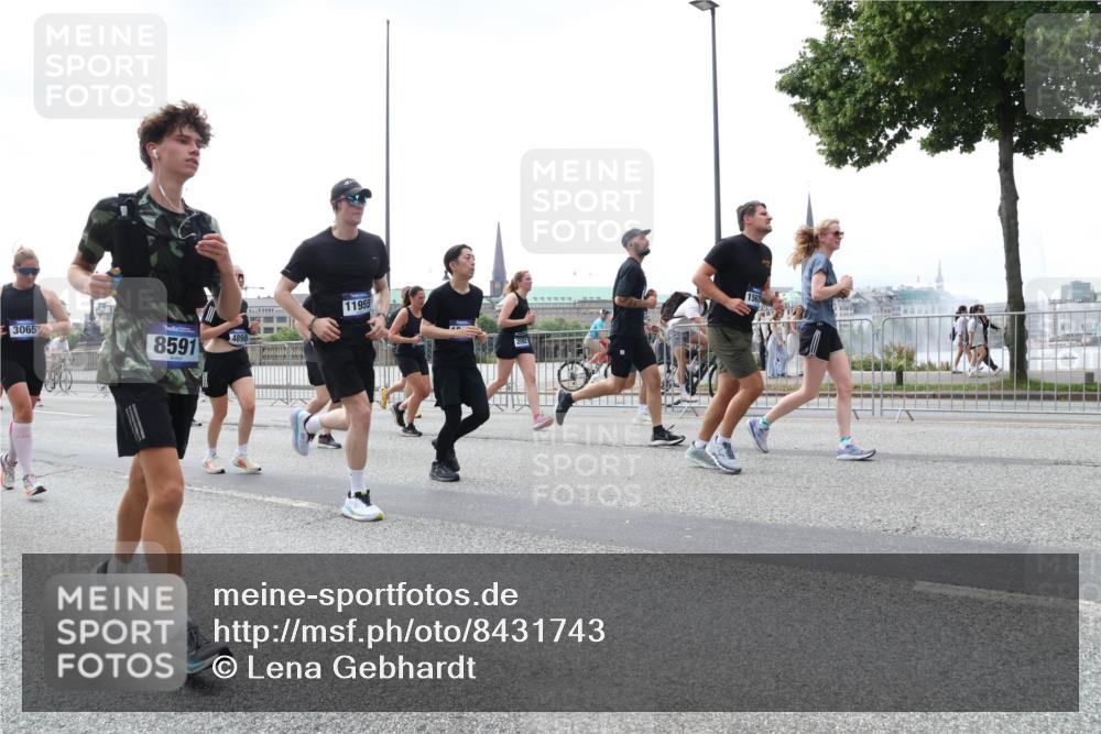 29.06.2025 - hella hamburg halbmarathon Lena Gebhardt http://msf.ph/oto/8431743 29.06.2025 10:44:16 Lombardsbrücke 3065, 8591, 4898, 11955, 2692, 1026, 1095, 1306, 1345, 1459, 1519, 1802, 1804, 2073, 2186, 2343, 2610, 2692, 3065, 3288, 3506, 3596, 3597, 4496, 4627, 4636, 4898, 5001, 5127, 5293, 5647, 5649, 5730, 5731, 5890, 5902, 5905, 6002, 6036, 6895, 7216, 7326, 7610, 7818, 7842, 8272, 8591, 8763, 8870, 8957, 9073, 9510, 9704, 9879, 10006, 10223, 10303, 10304, 10416, 11825, 11955, 12322, 12409, 12803, 12995, 13262, 13288, 13330, 13390, 13906, 14091, 14123, 14654, 14971 meine-sportfotos.de