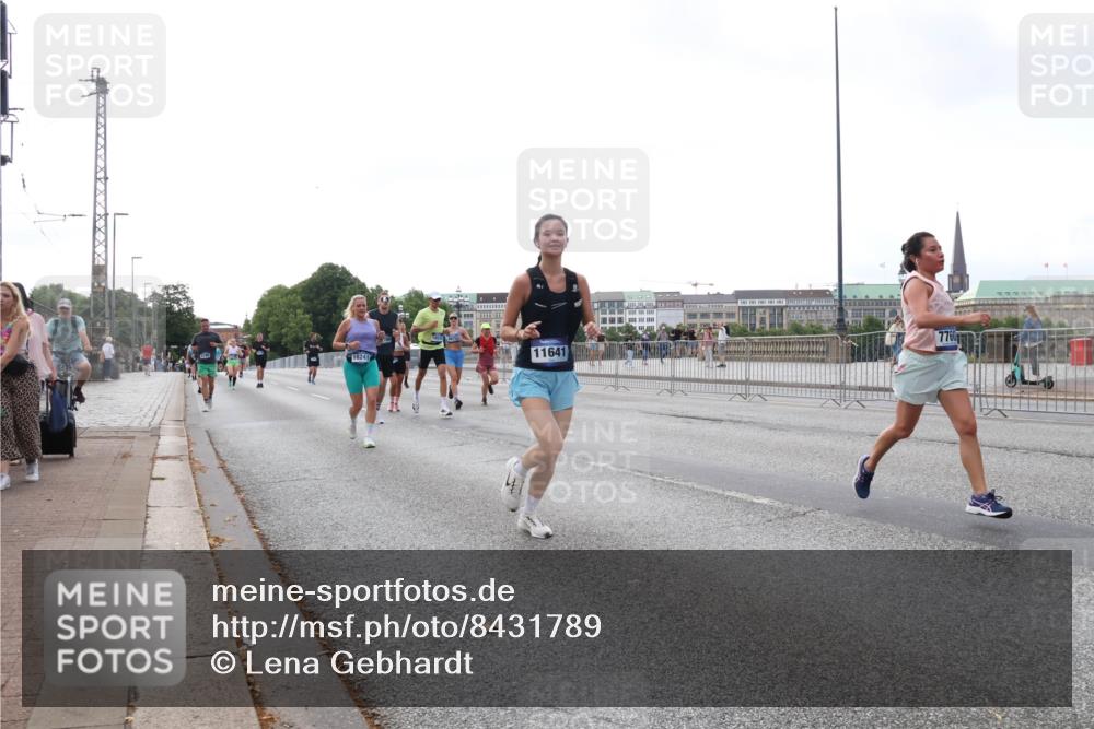 29.06.2025 - hella hamburg halbmarathon Lena Gebhardt http://msf.ph/oto/8431789 29.06.2025 10:07:49 Lombardsbrücke 77607, 16241, 11641, 1079, 1173, 1527, 1893, 2032, 2136, 2190, 2309, 3328, 3922, 4228, 4502, 4550, 4864, 5100, 5287, 6196, 6707, 6713, 6715, 6918, 7019, 7760, 9071, 9966, 9967, 10212, 10703, 11114, 11394, 11641, 12378, 12789, 12893, 13458, 15051, 15673, 15785, 16241, 16539, 16809, 16915, 17062, 18218, 18270, 18531, 18721, 19134 meine-sportfotos.de