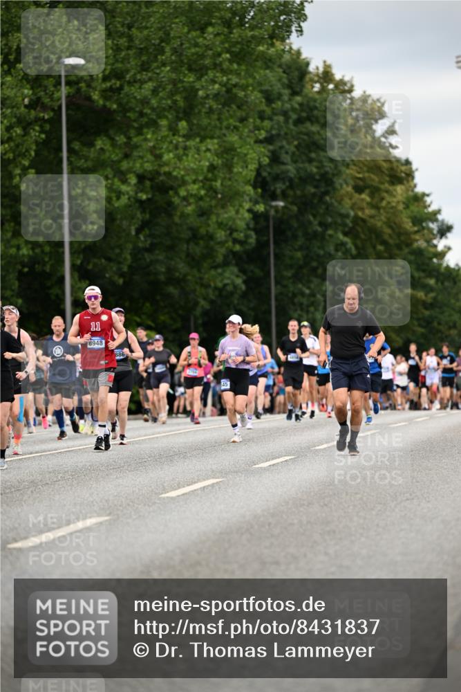 29.06.2025 - hella hamburg halbmarathon Dr. Thomas Lammeyer http://msf.ph/oto/8431837 29.06.2025 10:52:25 Kennedybrücke 1045, 1246, 1434, 1639, 1645, 2148, 2163, 2195, 2407, 2418, 2627, 2704, 2882, 2994, 3468, 3504, 3933, 4037, 4588, 4856, 4974, 5886, 6255, 6256, 6879, 7412, 7970, 8310, 8948, 9018, 9356, 9696, 10075, 10777, 10991, 11351 meine-sportfotos.de