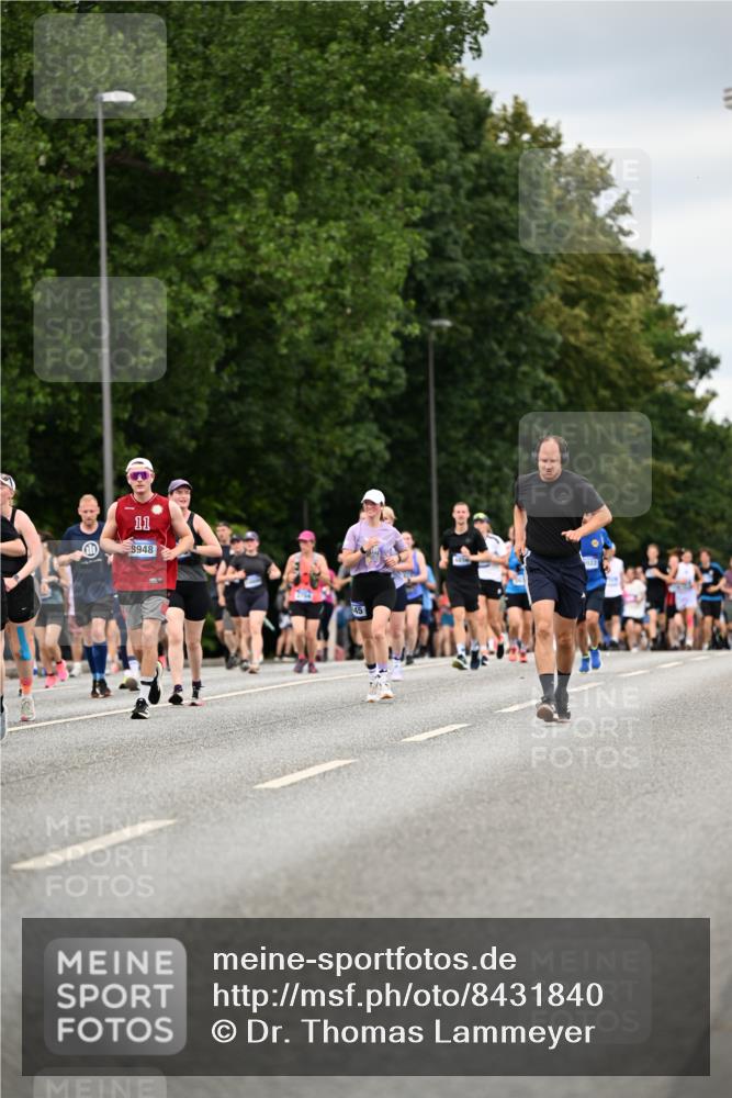 29.06.2025 - hella hamburg halbmarathon Dr. Thomas Lammeyer http://msf.ph/oto/8431840 29.06.2025 10:52:25 Kennedybrücke 1045, 1246, 1434, 1639, 1645, 2148, 2163, 2195, 2407, 2418, 2627, 2704, 2882, 2994, 3468, 3504, 3933, 4037, 4588, 4856, 4974, 5886, 6255, 6256, 6879, 7412, 7970, 8310, 8948, 9018, 9356, 9696, 10075, 10777, 10991, 11351 meine-sportfotos.de