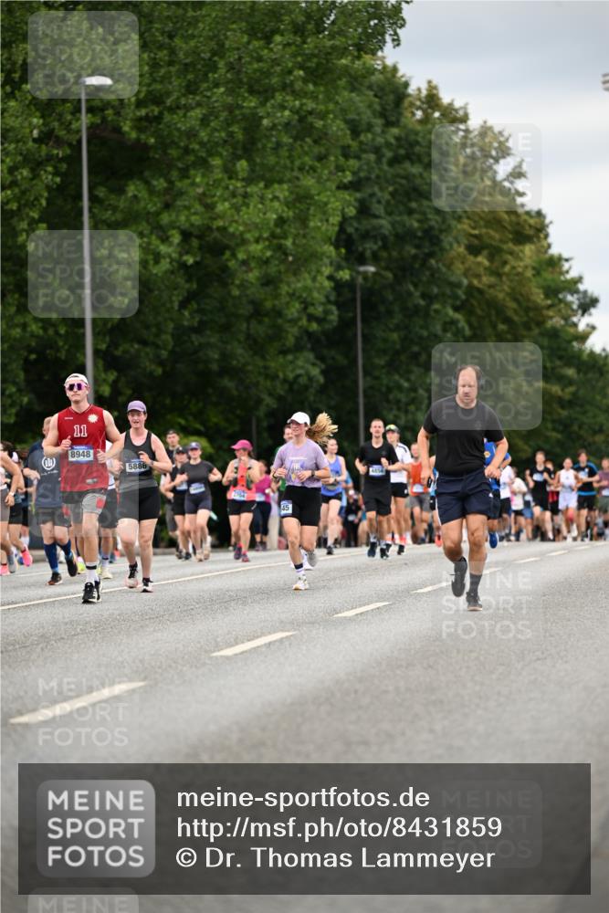 29.06.2025 - hella hamburg halbmarathon Dr. Thomas Lammeyer http://msf.ph/oto/8431859 29.06.2025 10:52:26 Kennedybrücke 1045, 1246, 1434, 1639, 1645, 2148, 2163, 2195, 2407, 2418, 2627, 2704, 2882, 2994, 3468, 3504, 3933, 4037, 4588, 4856, 4974, 5886, 6255, 6256, 6879, 7412, 7970, 8310, 8948, 9018, 9356, 9696, 10075, 10777, 10991, 11351 meine-sportfotos.de