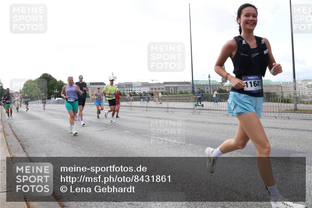 29.06.2025 - hella hamburg halbmarathon Lena Gebhardt http://msf.ph/oto/8431861 29.06.2025 10:07:50 Lombardsbrücke 2190, 16241, 1853, 11641, 000, 1079, 1173, 1527, 1893, 2032, 2136, 2190, 2309, 3328, 3922, 4228, 4502, 4550, 4864, 5100, 5287, 6196, 6707, 6713, 6715, 6918, 7019, 7348, 7760, 8585, 9071, 9966, 9967, 10212, 10703, 11114, 11394, 11641, 12378, 12789, 12893, 13458, 15051, 15673, 15785, 16241, 16539, 16809, 16915, 17062, 18270, 18325, 18531, 18721, 19134 meine-sportfotos.de