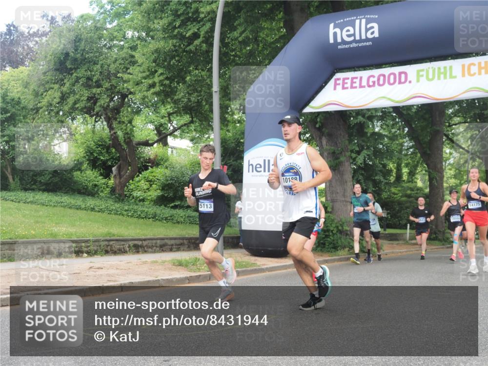 29.06.2025 - hella hamburg halbmarathon KatJ http://msf.ph/oto/8431944 29.06.2025 10:42:48 Zwischen KM18-KM19 3048, 3435, 8311, 8573, 8639 meine-sportfotos.de