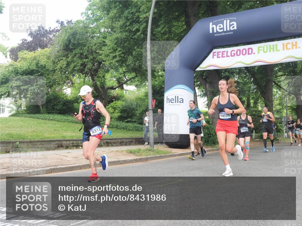 29.06.2025 - hella hamburg halbmarathon KatJ http://msf.ph/oto/8431986 29.06.2025 10:42:50 Zwischen KM18-KM19 3435, 5643, 8311, 8639 meine-sportfotos.de