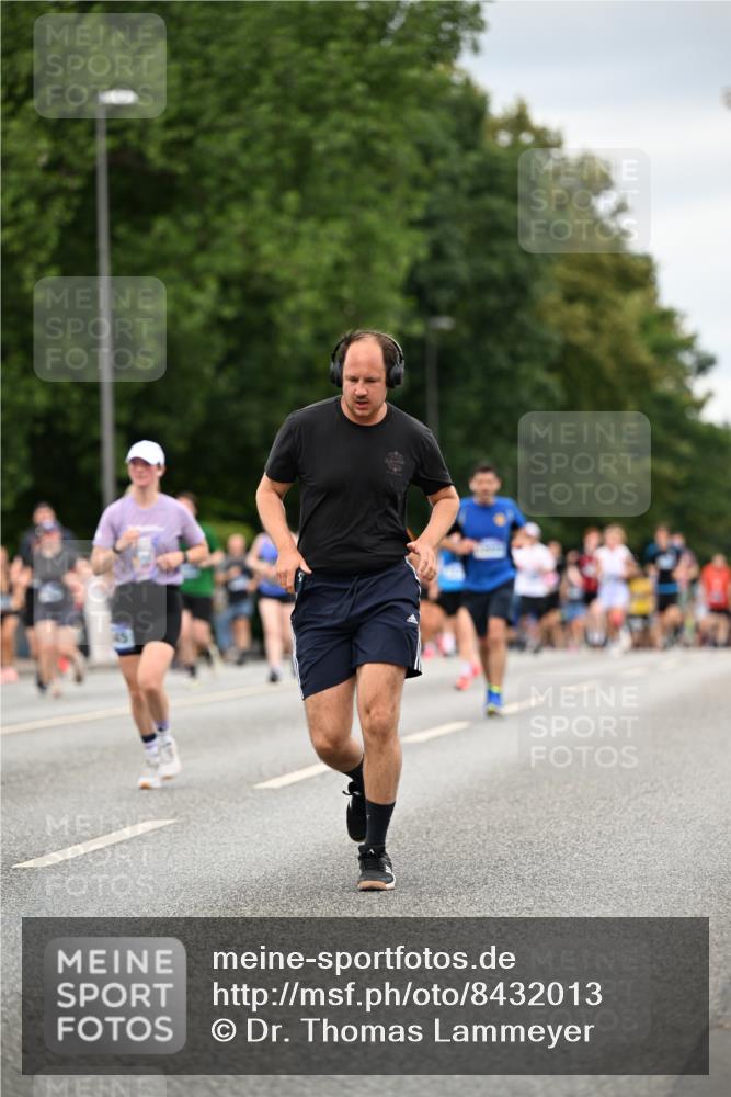 29.06.2025 - hella hamburg halbmarathon Dr. Thomas Lammeyer http://msf.ph/oto/8432013 29.06.2025 10:52:30 Kennedybrücke 1045, 1246, 1434, 1639, 1645, 2148, 2195, 2418, 2627, 2704, 2882, 2994, 3049, 3468, 3504, 3933, 4037, 4588, 4856, 4974, 5886, 5952, 6879, 7412, 7427, 7970, 8077, 8310, 8948, 9018, 9696, 9787, 10075, 10991, 11351 meine-sportfotos.de