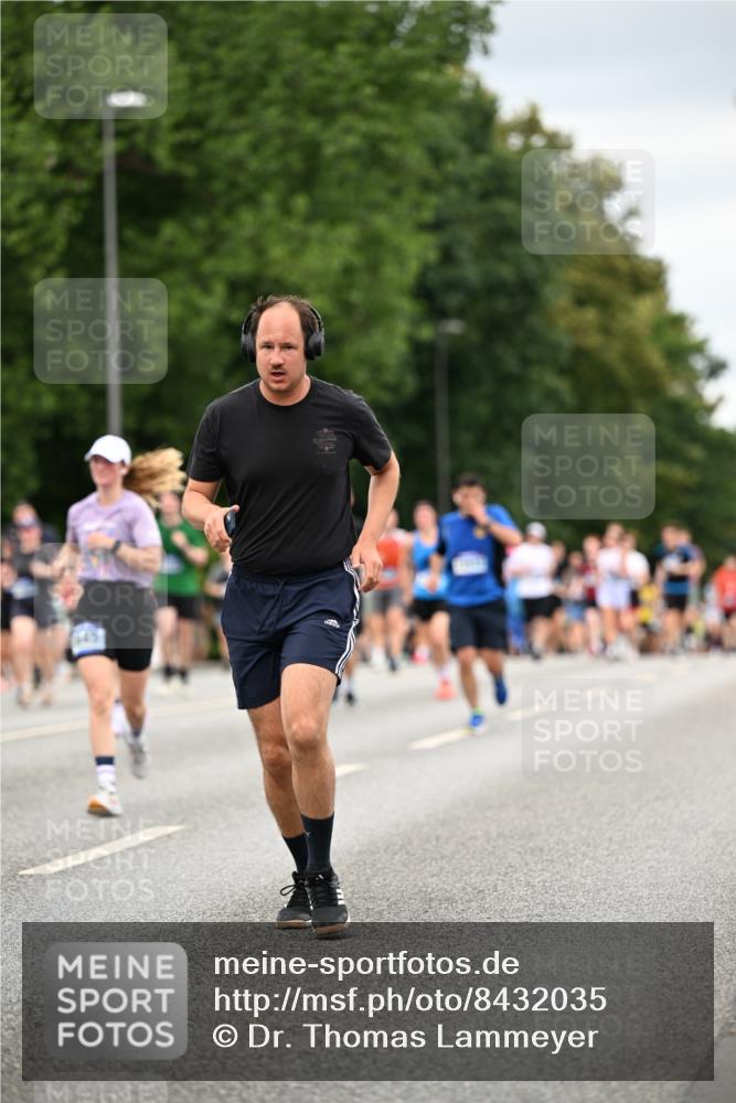 29.06.2025 - hella hamburg halbmarathon Dr. Thomas Lammeyer http://msf.ph/oto/8432035 29.06.2025 10:52:31 Kennedybrücke 1045, 1246, 1434, 1639, 1645, 2148, 2195, 2418, 2627, 2704, 2994, 3049, 3468, 3504, 3933, 4037, 4588, 4856, 4974, 5886, 5952, 6879, 6950, 7412, 7427, 7970, 8077, 8310, 8948, 9018, 9696, 9787, 10075, 10991, 11351 meine-sportfotos.de