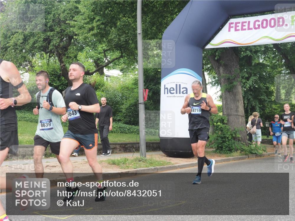 29.06.2025 - hella hamburg halbmarathon KatJ http://msf.ph/oto/8432051 29.06.2025 10:42:52 Zwischen KM18-KM19 5643, 8311, 8639 meine-sportfotos.de