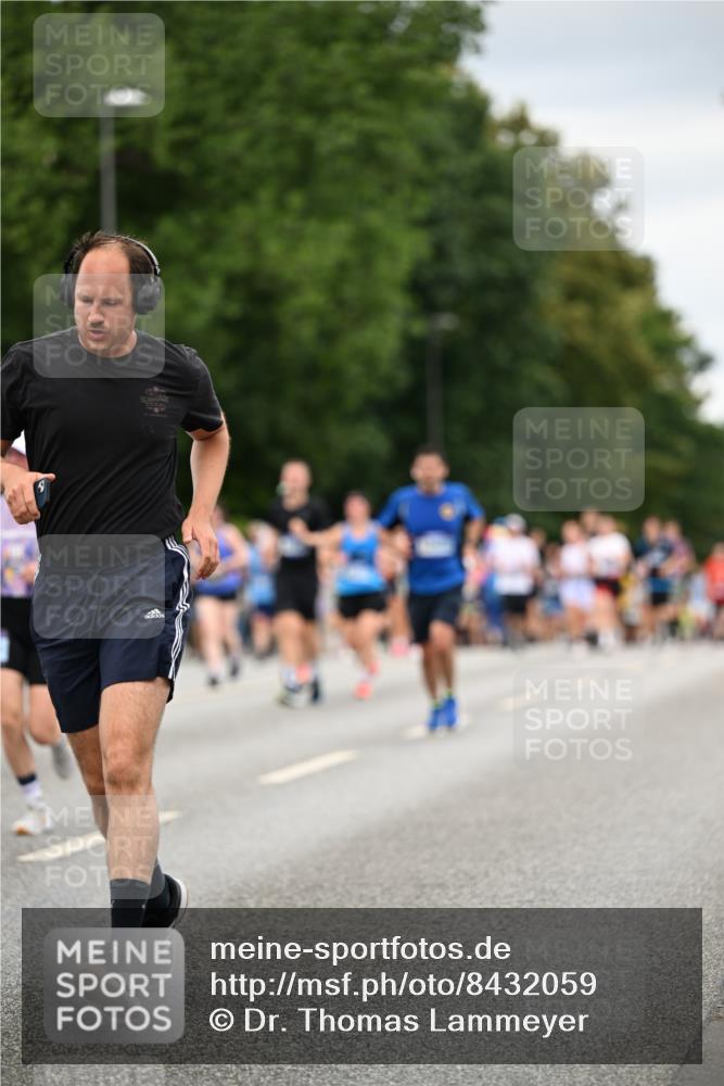29.06.2025 - hella hamburg halbmarathon Dr. Thomas Lammeyer http://msf.ph/oto/8432059 29.06.2025 10:52:32 Kennedybrücke 1045, 1246, 1434, 1639, 1645, 2148, 2195, 2418, 2627, 2704, 2994, 3049, 3468, 3504, 3933, 4037, 4588, 4856, 5886, 5952, 6950, 7412, 7427, 7970, 8077, 8310, 8948, 9018, 9696, 9787, 10075, 10991, 11351 meine-sportfotos.de