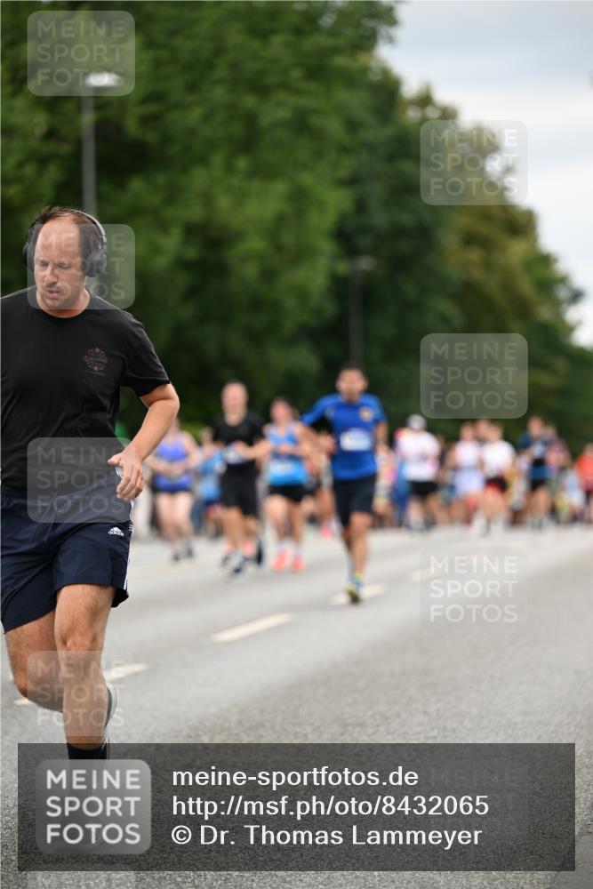 29.06.2025 - hella hamburg halbmarathon Dr. Thomas Lammeyer http://msf.ph/oto/8432065 29.06.2025 10:52:32 Kennedybrücke 1045, 1246, 1434, 1639, 1645, 2148, 2195, 2418, 2627, 2704, 2994, 3049, 3468, 3504, 3933, 4037, 4588, 4856, 5886, 5952, 6950, 7412, 7427, 7970, 8077, 8310, 8948, 9018, 9696, 9787, 10075, 10991, 11351 meine-sportfotos.de