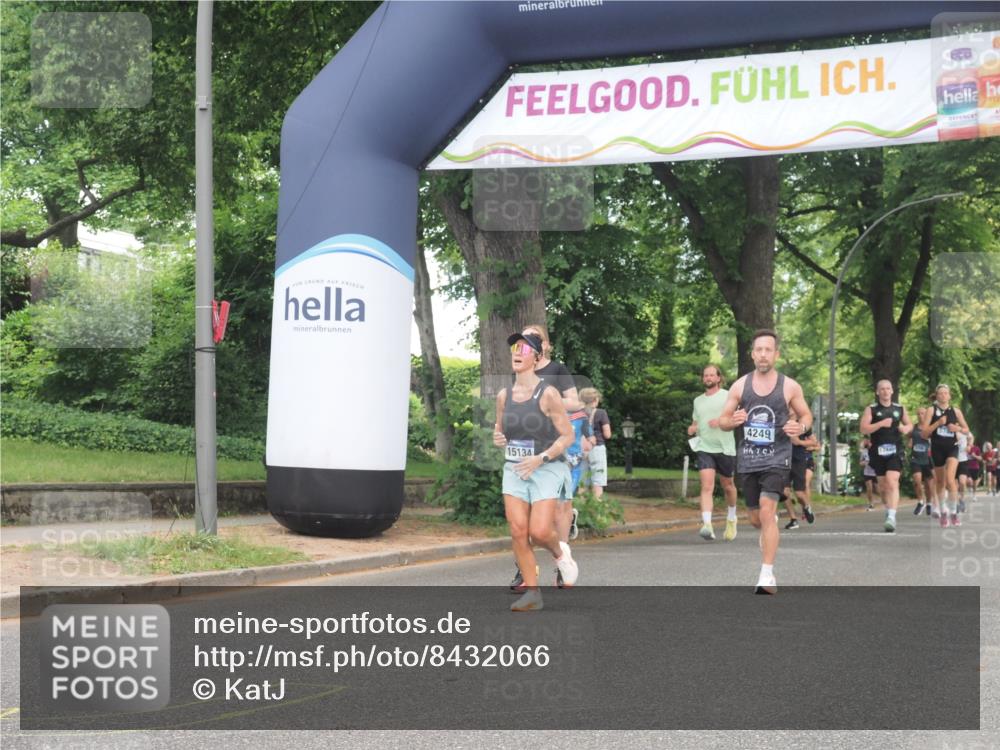 29.06.2025 - hella hamburg halbmarathon KatJ http://msf.ph/oto/8432066 29.06.2025 10:42:54 Zwischen KM18-KM19 2034, 4249, 5643, 5721, 8311, 8639 meine-sportfotos.de