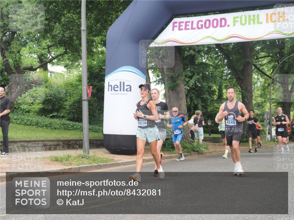 29.06.2025 - hella hamburg halbmarathon KatJ http://msf.ph/oto/8432081 29.06.2025 10:42:54 Zwischen KM18-KM19 2034, 4249, 5643, 5721, 8311, 8639 meine-sportfotos.de