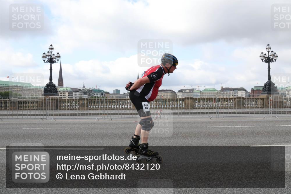 29.06.2025 - hella hamburg halbmarathon Lena Gebhardt http://msf.ph/oto/8432120 29.06.2025 09:00:51 Lombardsbrücke 20 meine-sportfotos.de
