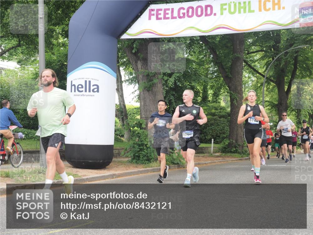 29.06.2025 - hella hamburg halbmarathon KatJ http://msf.ph/oto/8432121 29.06.2025 10:42:57 Zwischen KM18-KM19 2034, 4249, 5643, 5721, 5744 meine-sportfotos.de